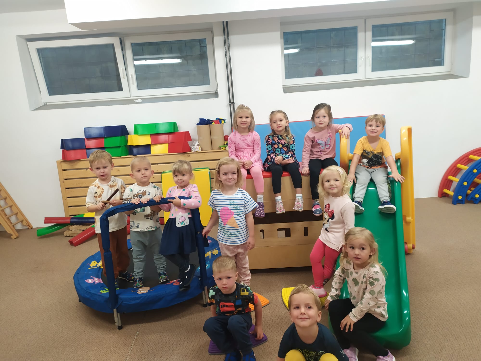 Tělocvična ta nás baví, protože jsme hodně hraví